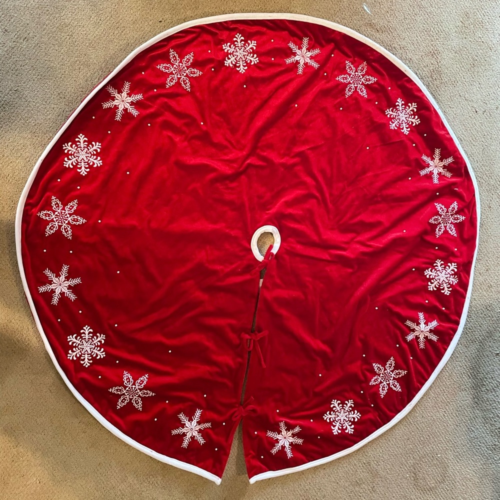 Christmas tree skirt